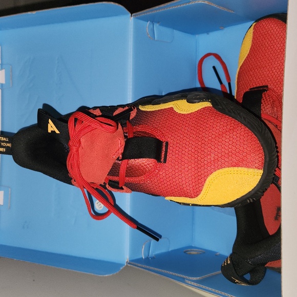 Adidas 2021 Trae Young 1 'Atlanta Hawks' Vivid Red/Team College Gold/Core Black - Picture 2 of 9